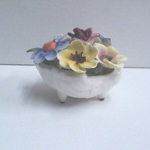 Raybur Staffordshire Bone China England Flowers in a Shell Figurine Vintage